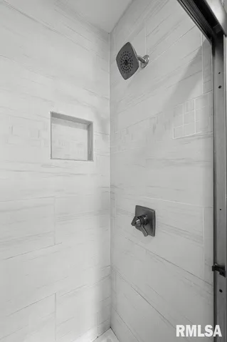 $360,000 | 211 Eagle Ridge Road, Muscatine, IA 52761