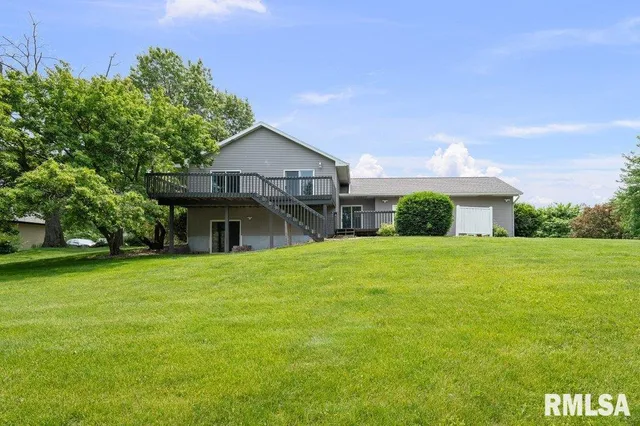 $360,000 | 211 Eagle Ridge Road, Muscatine, IA 52761