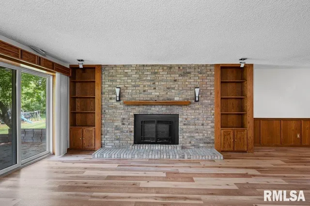 $360,000 | 211 Eagle Ridge Road, Muscatine, IA 52761