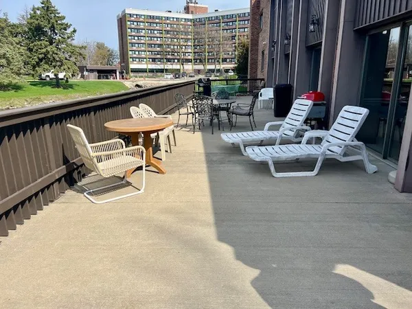 $160,000 | 1420 Woodbridge Road, Unit 2B, Joliet, IL 60436