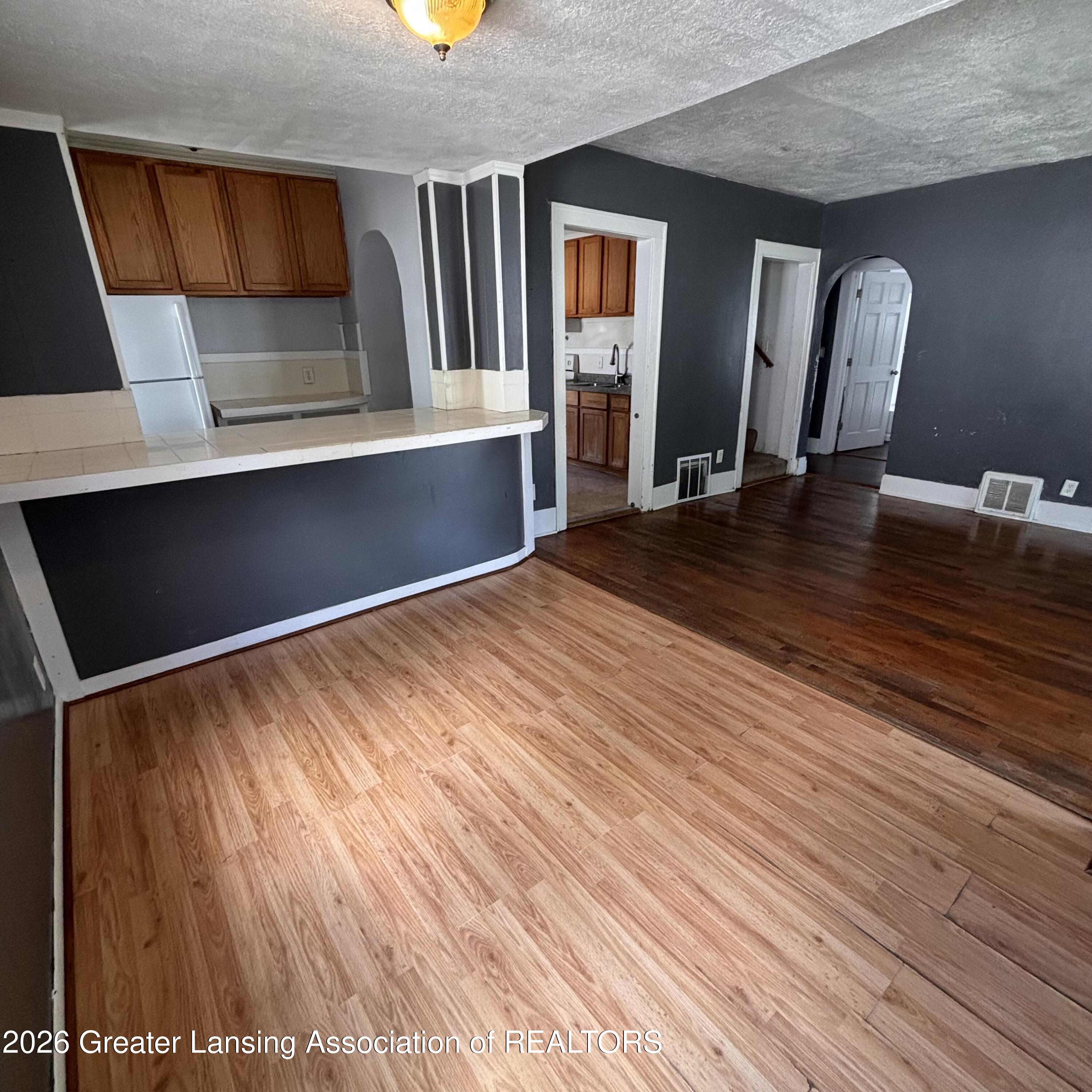 326 Potter Avenue Lansing, MI 48910 - Photo 5 of 26 IMG_3155