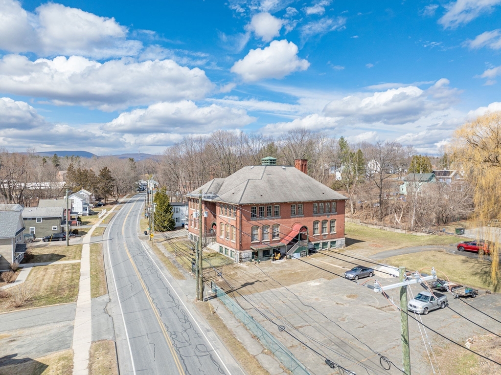 40 Pecks Road Pittsfield, MA 01201 - Photo 6 of 37