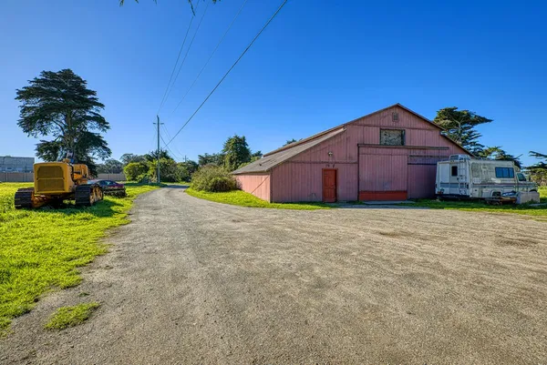 $5,950,000 | 7201 Hwy 1 Moss Landing, Moss Landing, CA 95039