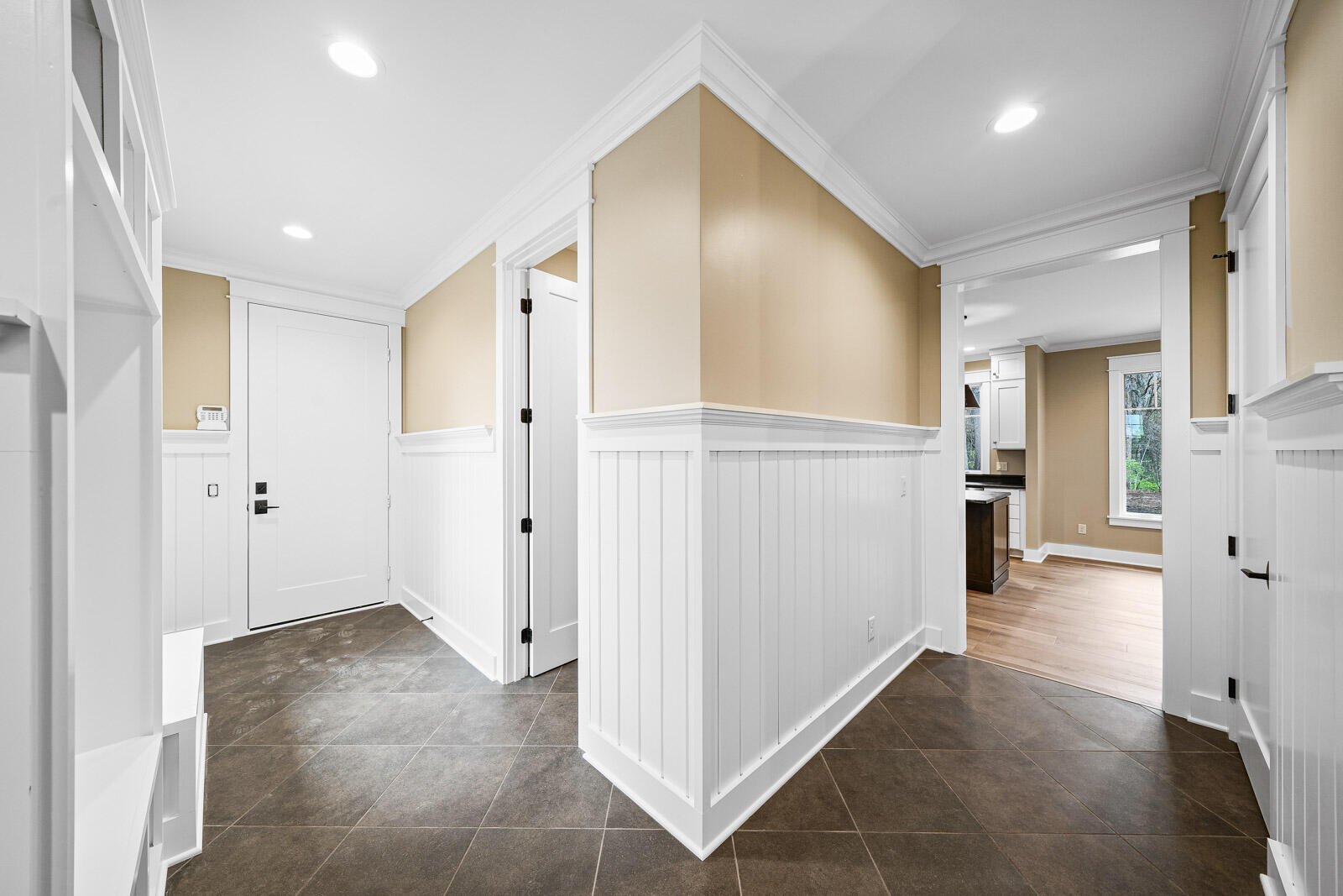 71293 Laurel Rdg Boulevard Niles, MI 49120 - Photo 21 of 47 Spacious Mudroom