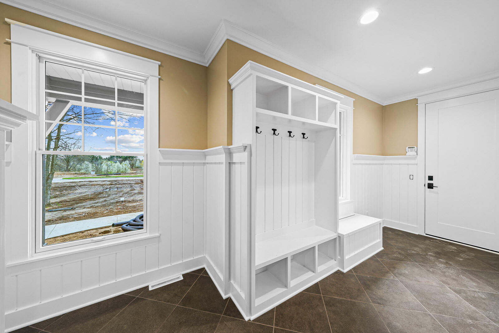 71293 Laurel Rdg Boulevard Niles, MI 49120 - Photo 23 of 47 Mudroom with Cubby Storage
