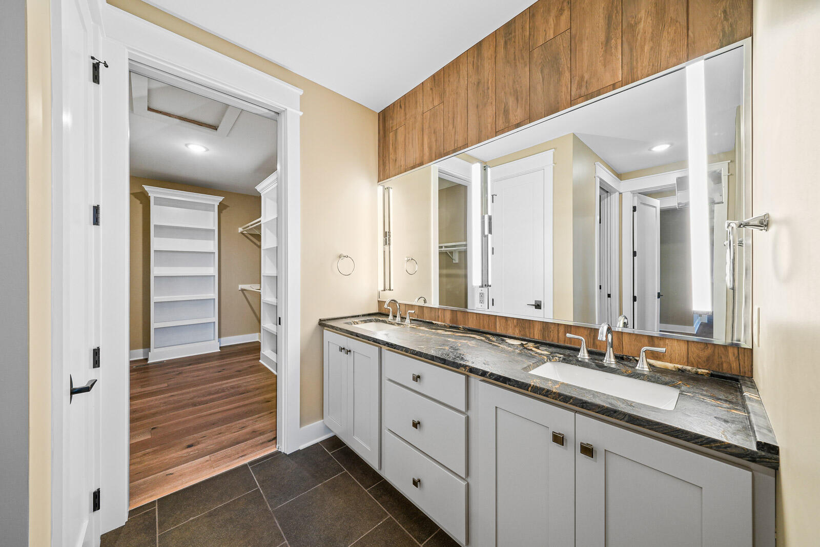 71293 Laurel Rdg Boulevard Niles, MI 49120 - Photo 28 of 47 Primary Full Bathroom