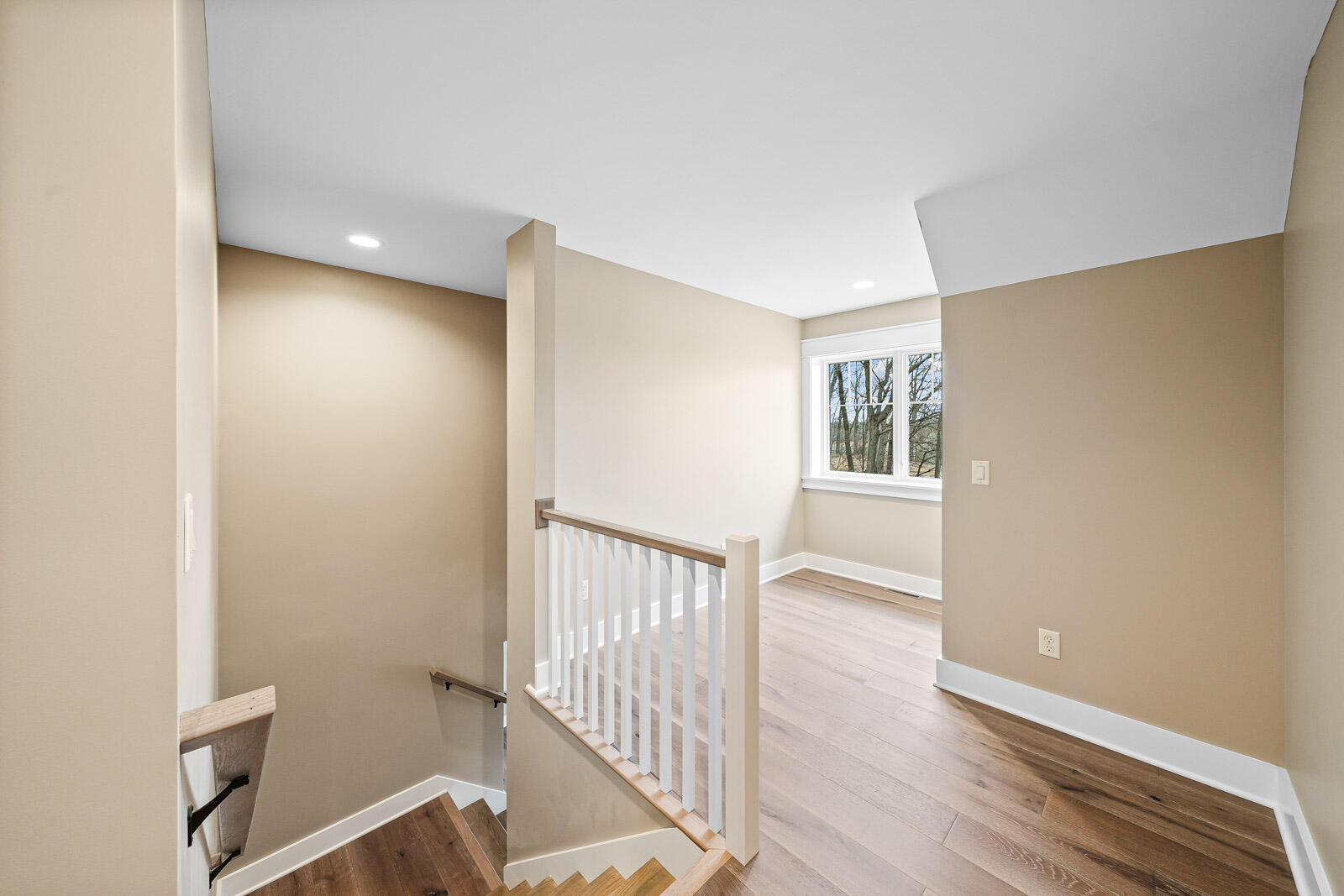 71293 Laurel Rdg Boulevard Niles, MI 49120 - Photo 32 of 47 Second Floor Landing