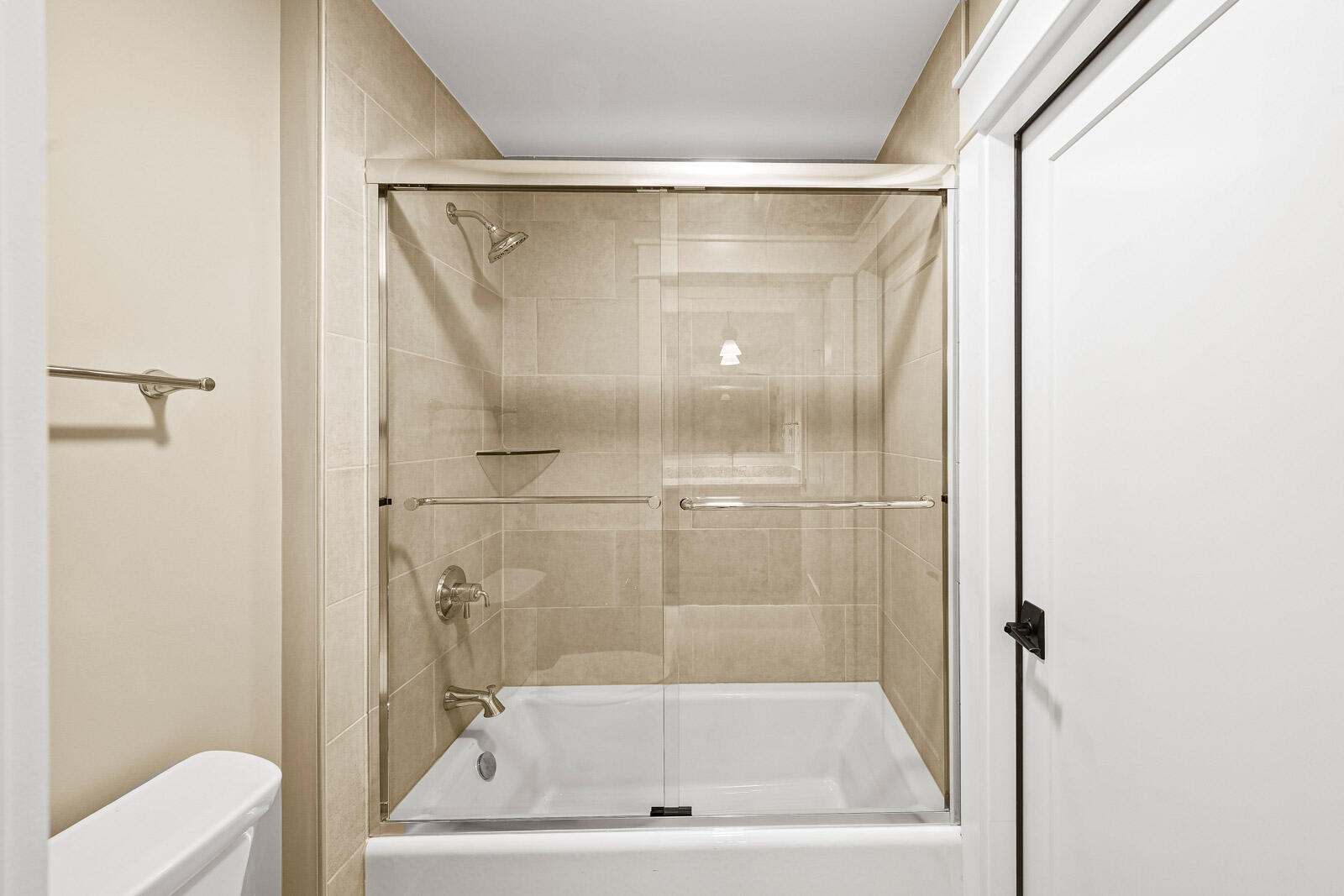 71293 Laurel Rdg Boulevard Niles, MI 49120 - Photo 37 of 47 Jack and Jill Bathroom