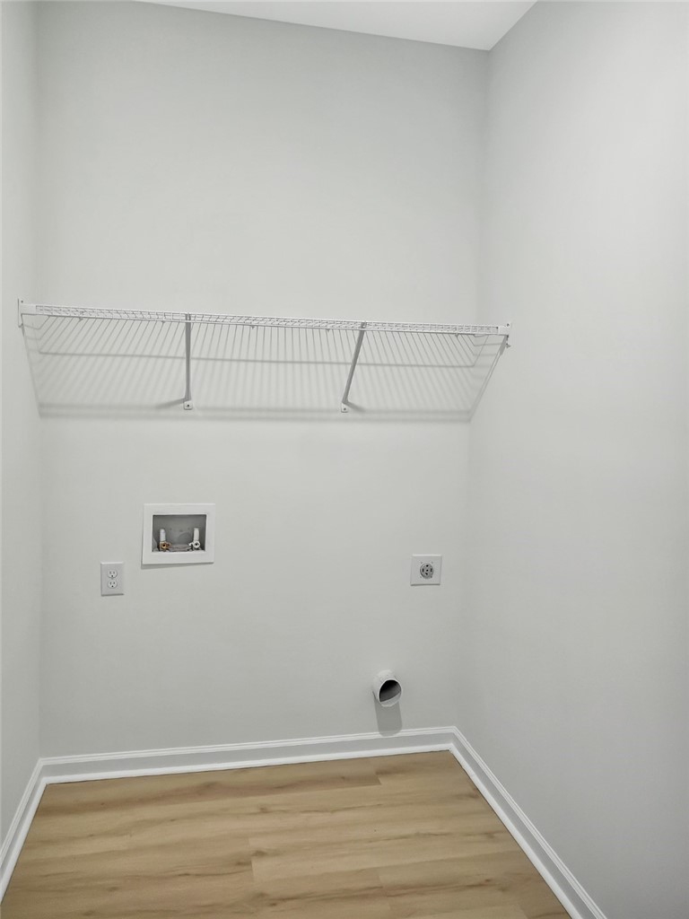 2003 Tuskegee Street Atlanta, GA 30315 - Photo 32 of 33 BRIGHT LAUNDRY ROOM