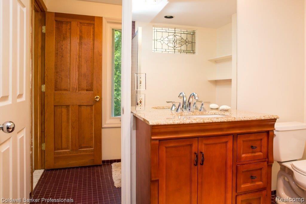 5720 Lost Lane Rochester, MI 48306 - Photo 23 of 42 GZ2A6184.jpg