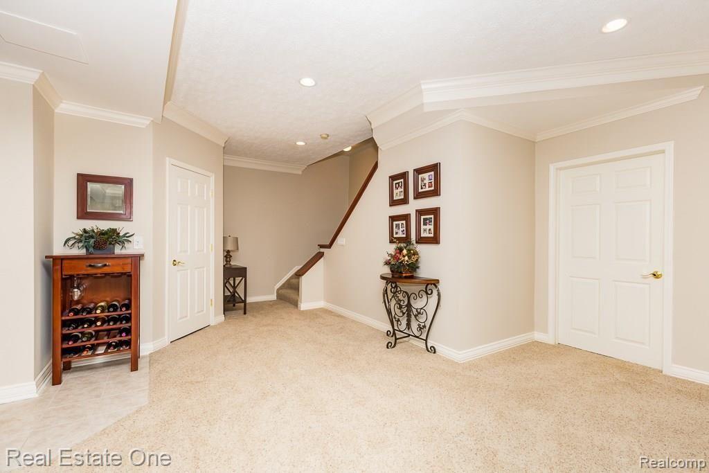 2129 Clinton View Circle Rochester Hills, MI 48309 - Photo 20 of 37