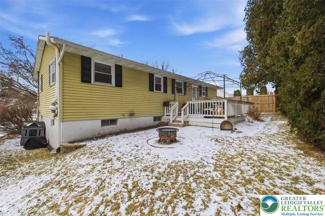 249 West Street Bath, PA 18014 - Photo 2 of 25