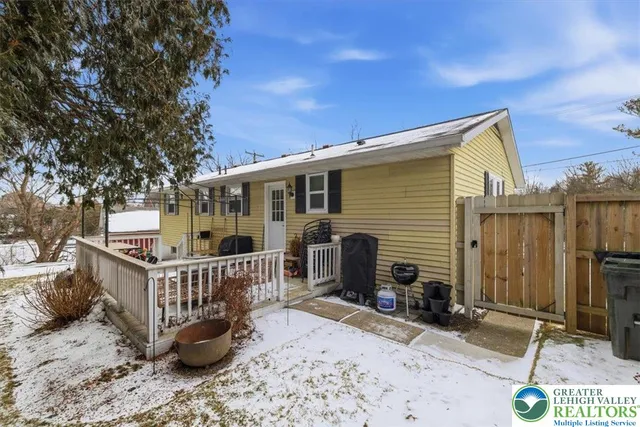 $279,900 | 249 West Street, Bath, PA 18014