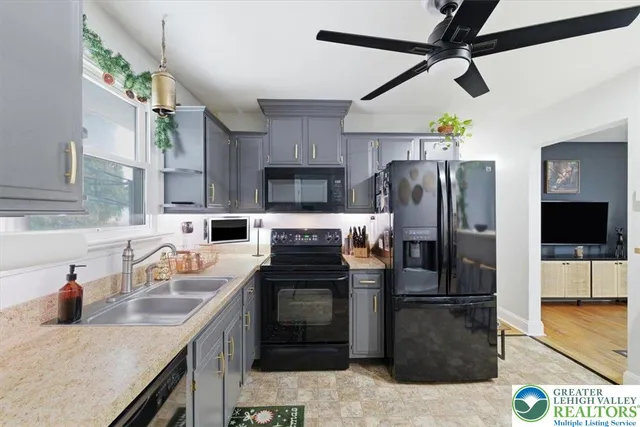 $279,900 | 249 West Street, Bath, PA 18014