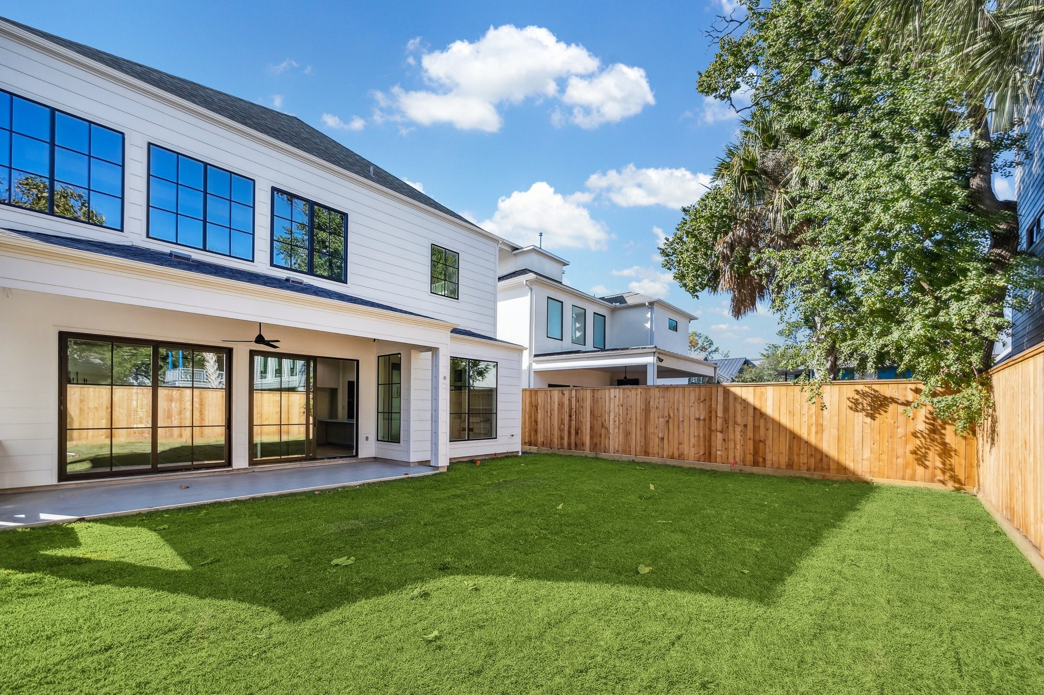 1118 Jackson Boulevard Houston, TX 77006 - Photo 16 of 19 Oversized lot with plenty of room for a pool.