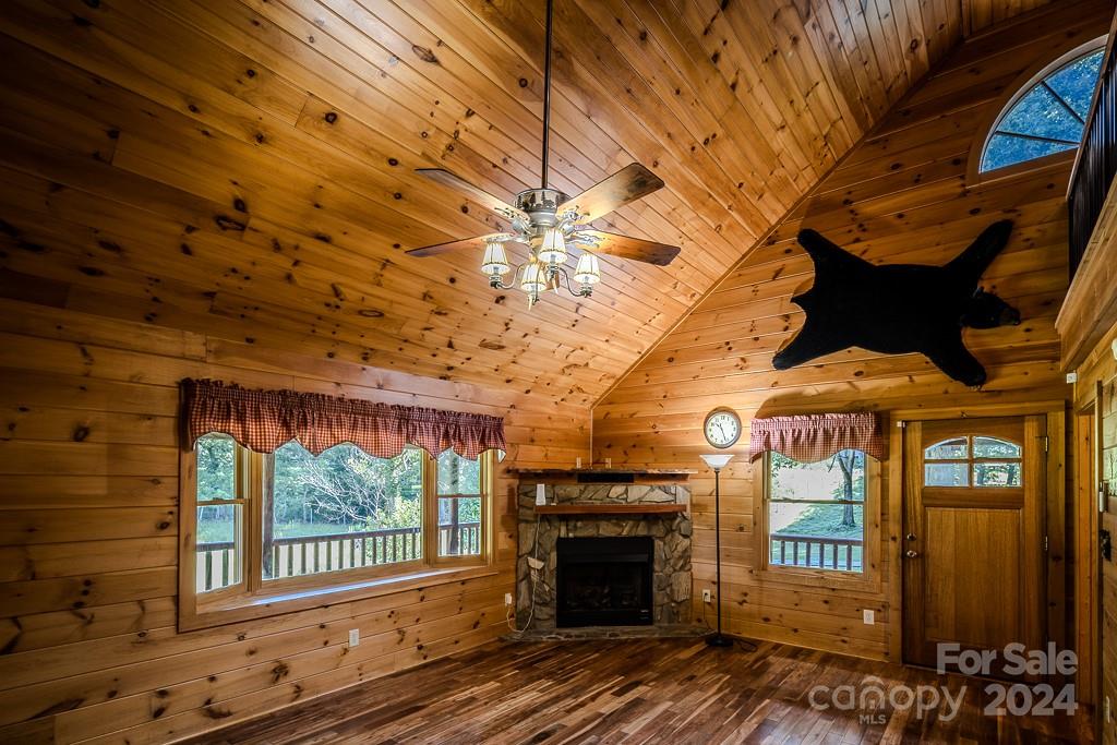 3346 Clarks Chapel Road Lenoir, NC 28645 - Photo 27 of 48 a very nice looking room with a large window