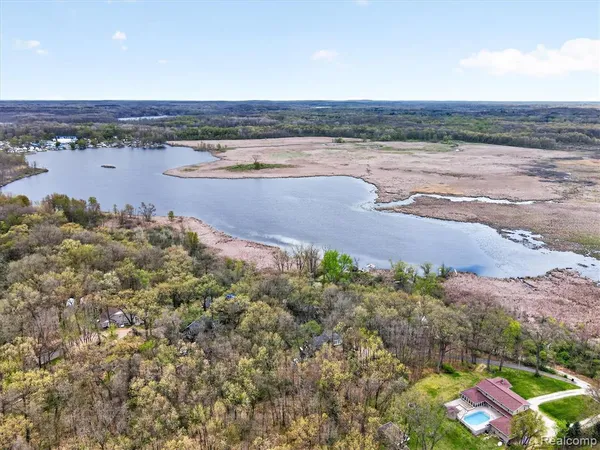 $575,000 | 175 Templar Avenue, Pinckney, MI 48169