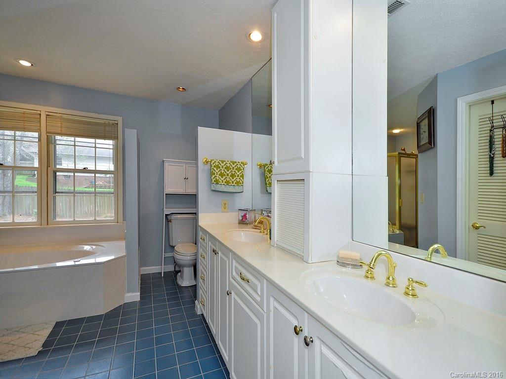 141 Ridgewood Place Brevard, NC 28712 - Photo 13 of 19