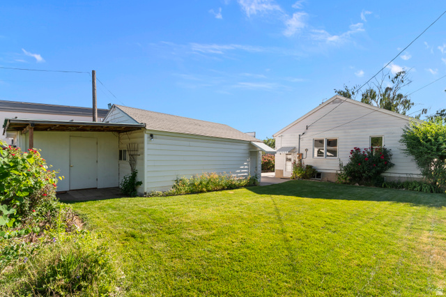 397 South 425 West Bountiful, UT 84010 - Photo 4 of 44
