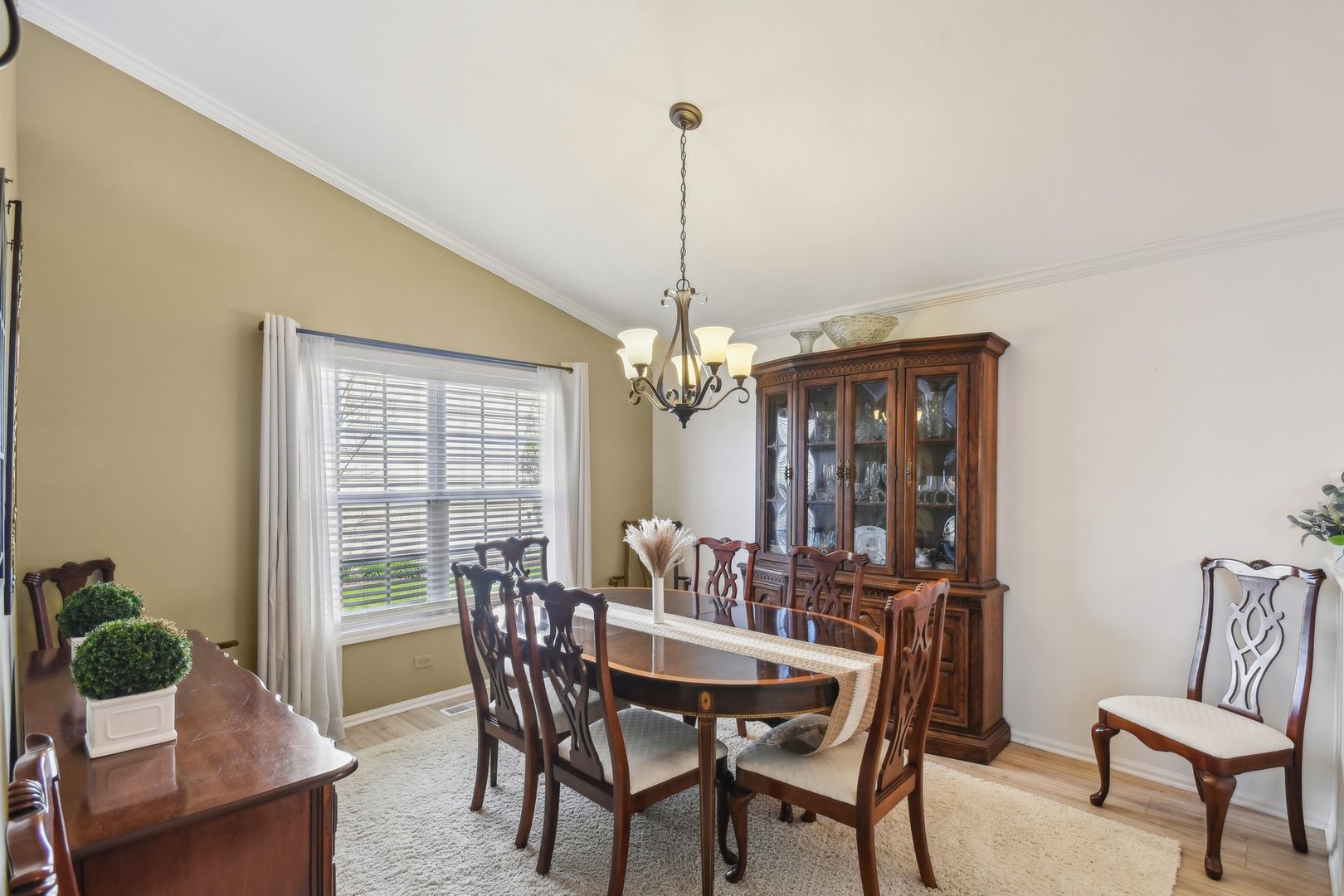 10409 Evendale Road Huntley, IL 60142 - Photo 8 of 34 Gallery Image 8