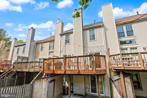 $725,000 | 6369 English Ivy Way, Springfield, VA 22152