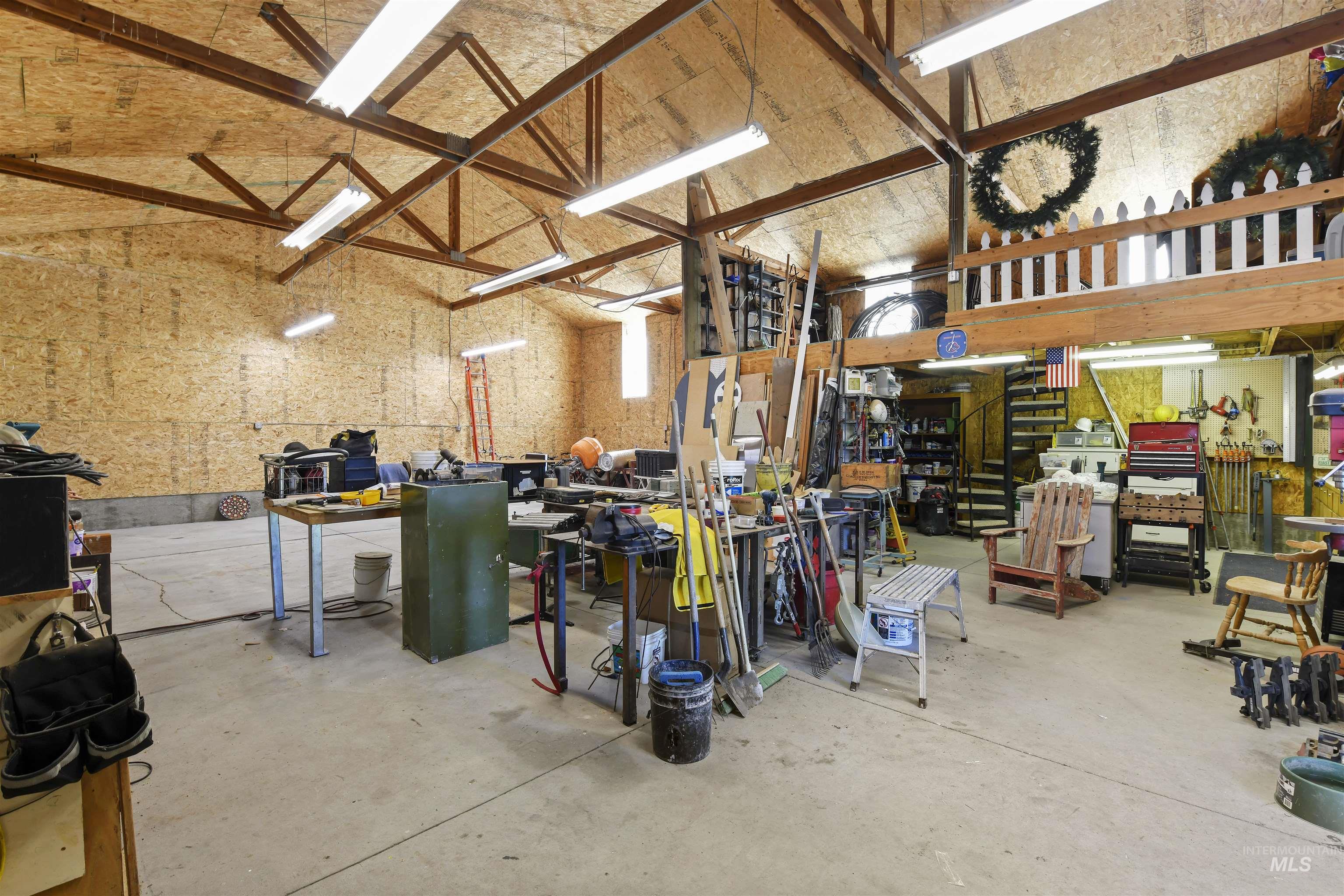 19234 Top Road Caldwell, ID 83607 - Photo 30 of 50 Garage featuring a workshop area