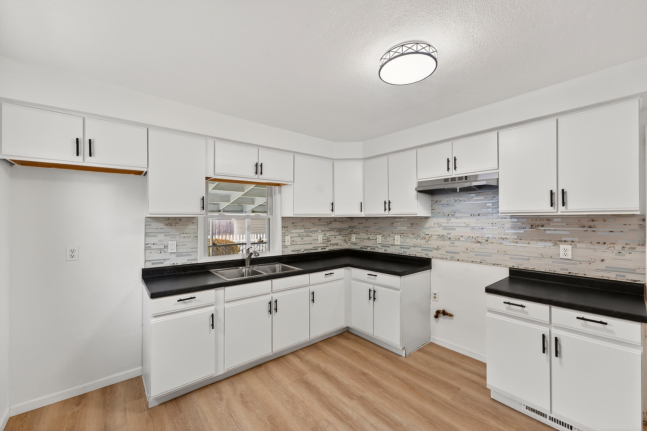 6726 West Silver Spring Drive Milwaukee, WI 53218 - Photo 15 of 45 Kitchen