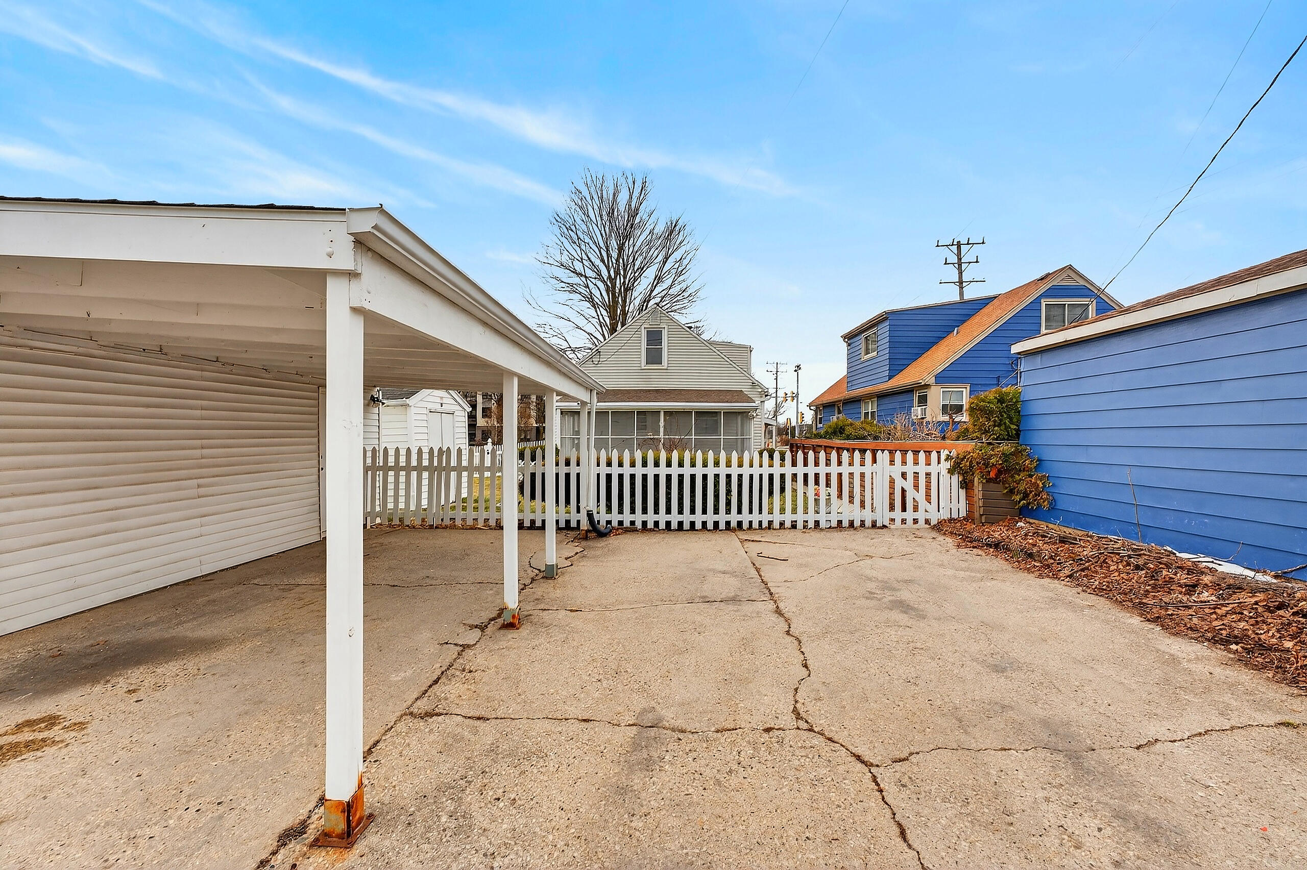 6726 West Silver Spring Drive Milwaukee, WI 53218 - Photo 44 of 45 Lots of additional parking!