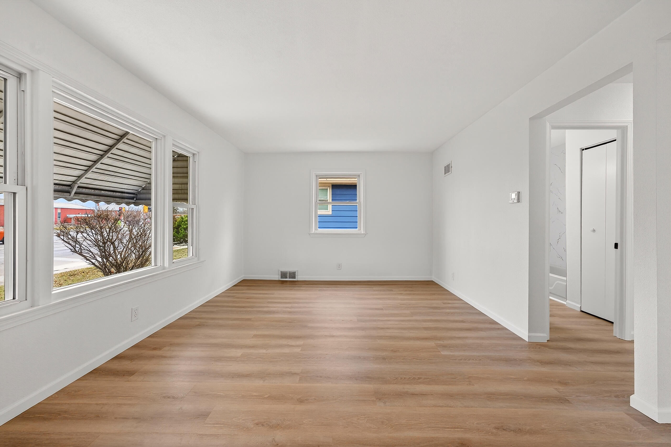 6726 West Silver Spring Drive Milwaukee, WI 53218 - Photo 7 of 45 007_DH109837