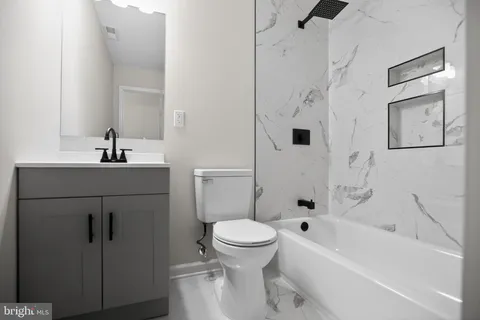 $879,900 | 8600 Washington Avenue, Alexandria, VA 22309