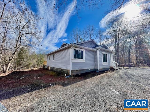 6232 Howardsville Road Dillwyn, VA 23936 - Photo 28 of 35 a view of a house with a yard
