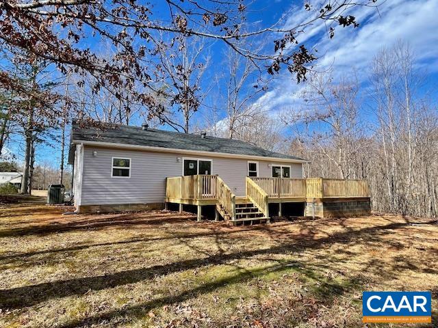 6232 Howardsville Road Dillwyn, VA 23936 - Photo 33 of 35 a front view of a house with a yard
