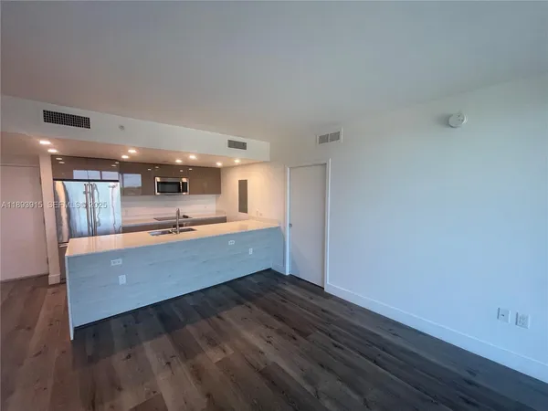 $2,850 | 13800 Highland Drive, Unit 604, North Miami Beach, FL 33181
