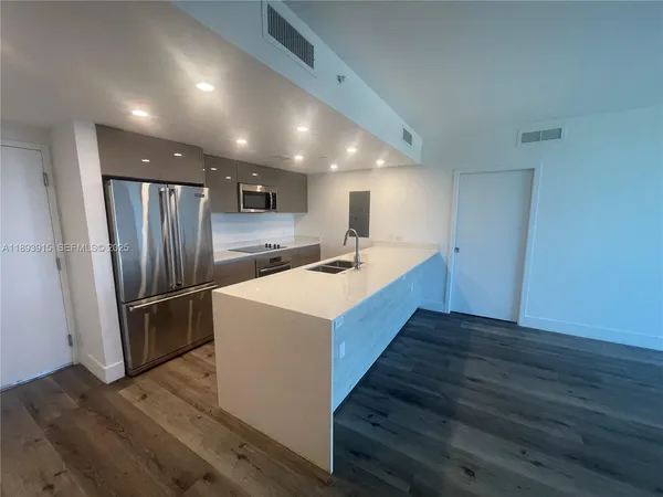 $2,850 | 13800 Highland Drive, Unit 604, North Miami Beach, FL 33181