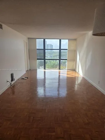 $2,050 | 800 Parkview Drive, Unit 701, Hallandale Beach, FL 33009