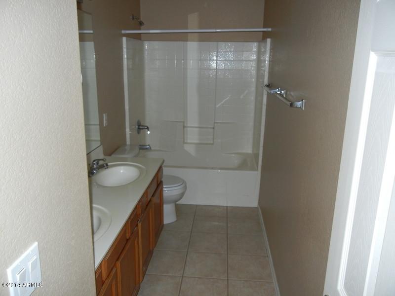 10358 West Piccadilly Road Avondale, AZ 85392 - Photo 11 of 14 281708067