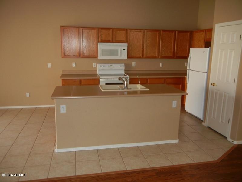 10358 West Piccadilly Road Avondale, AZ 85392 - Photo 4 of 14 281708076