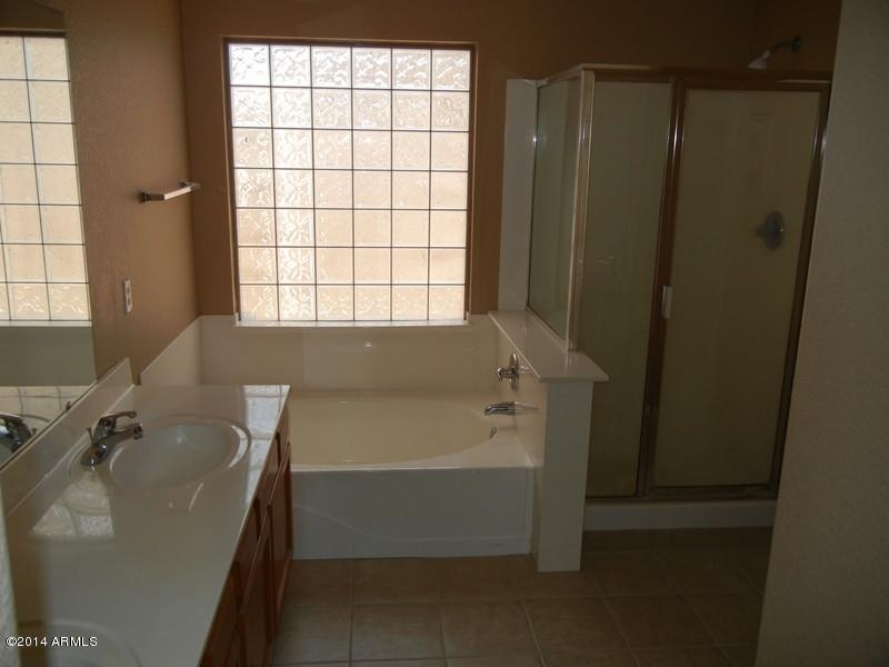 10358 West Piccadilly Road Avondale, AZ 85392 - Photo 9 of 14 281708065
