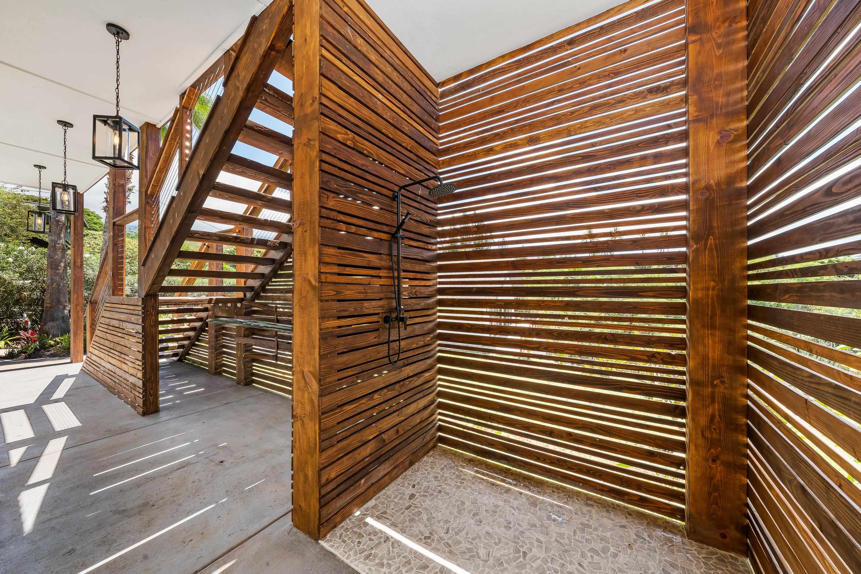 820 Kupulau Drive Kihei, HI 96753 - Photo 27 of 50 a view of entryway with a front door