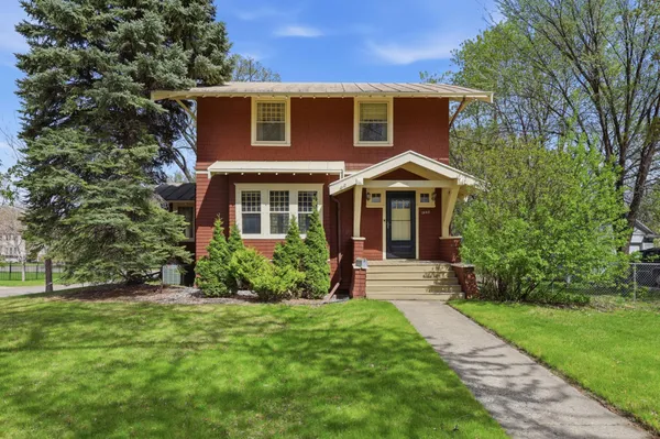 $319,900 | 1202 6th Street South, Fargo, ND 58103