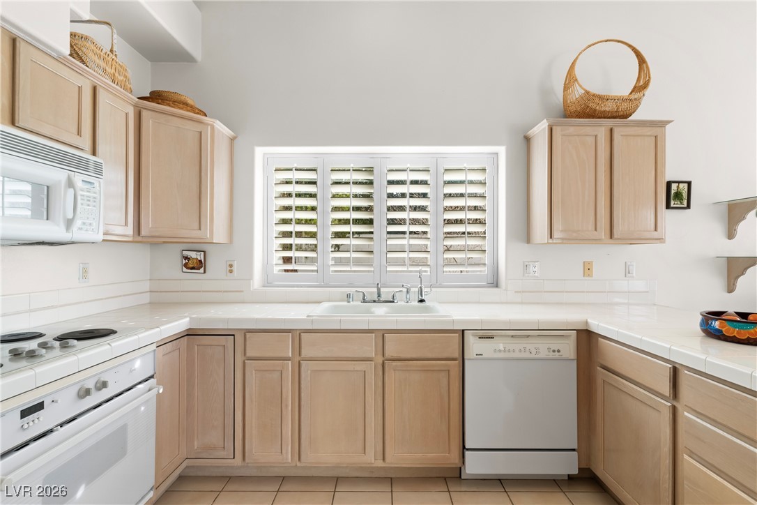 1128 Calico Ridge Drive Henderson, NV 89011 - Photo 5 of 37