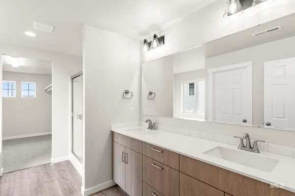 $569,990 | 3739 West Piscina Drive, Meridian, ID 83642