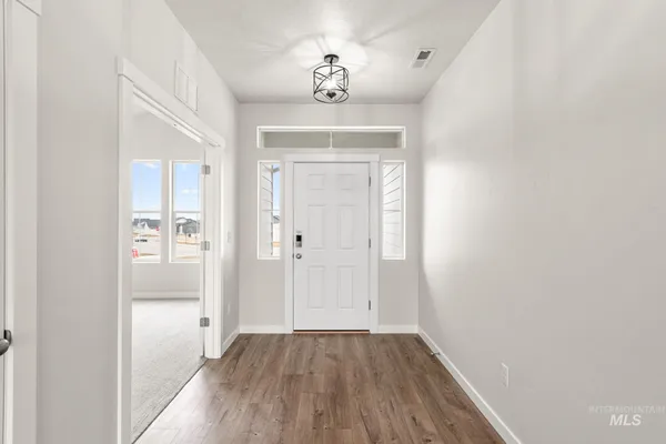 $569,990 | 3739 West Piscina Drive, Meridian, ID 83642