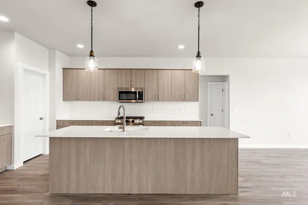 $569,990 | 3739 West Piscina Drive, Meridian, ID 83642