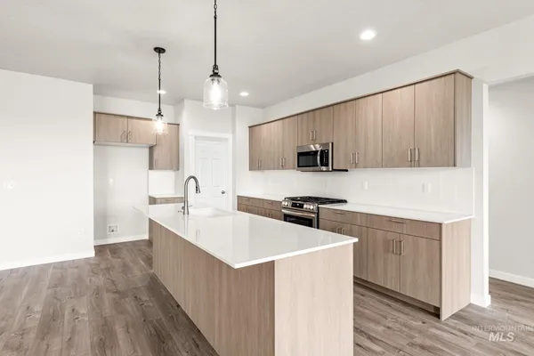 $569,990 | 3739 West Piscina Drive, Meridian, ID 83642