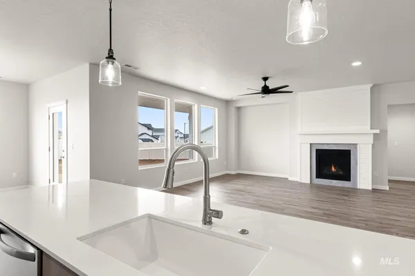 $569,990 | 3739 West Piscina Drive, Meridian, ID 83642