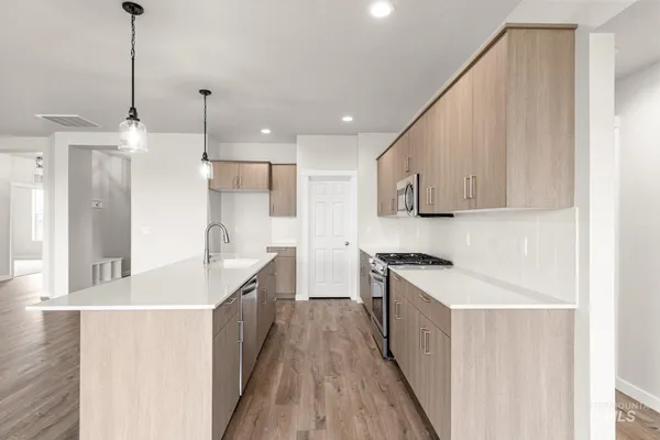 $569,990 | 3739 West Piscina Drive, Meridian, ID 83642