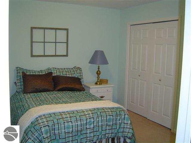 19239 Ridgeview Lane Lake Ann, MI 49650 - Photo 20 of 33 1742111-19.JPG