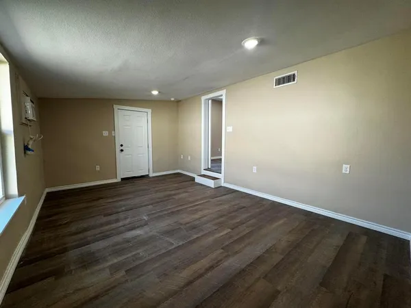 $1,800 | 210 Reta Street, Stephenville, TX 76401