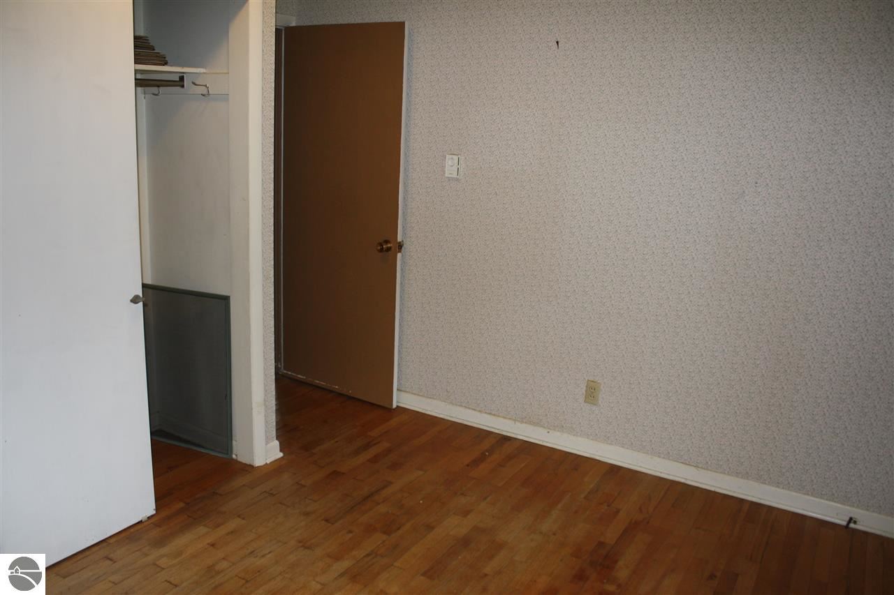 7616 Homestead Road Benzonia, MI 49616 - Photo 16 of 26 1777602-15.JPG